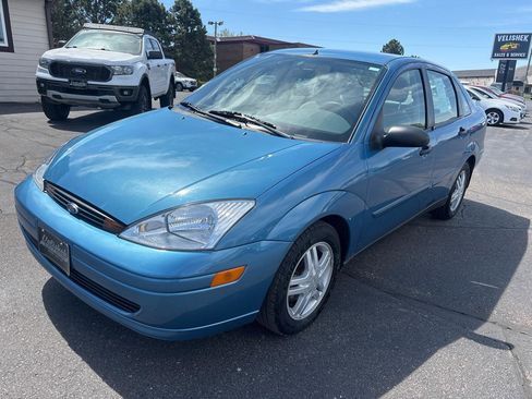 Used 2001 Ford Focus SE FWD image 7