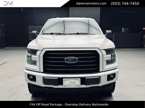 Used 2017 Ford F150 XLT w/ Equipment Group 302A Luxury AWD/4WD image 11
