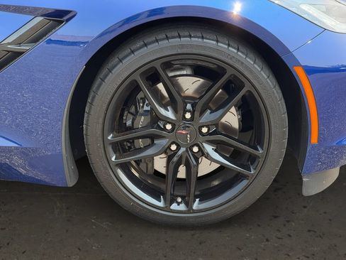 Used 2016 Chevrolet Corvette Stingray Coupe w/ Carbon Flash Badge Package RWD image 9