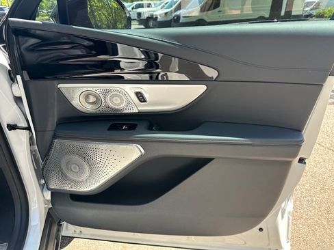 New 2026 Lincoln Nautilus Reserve AWD/4WD image 15