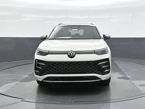 New 2026 Volkswagen Tiguan SE R-Line AWD/4WD image 2