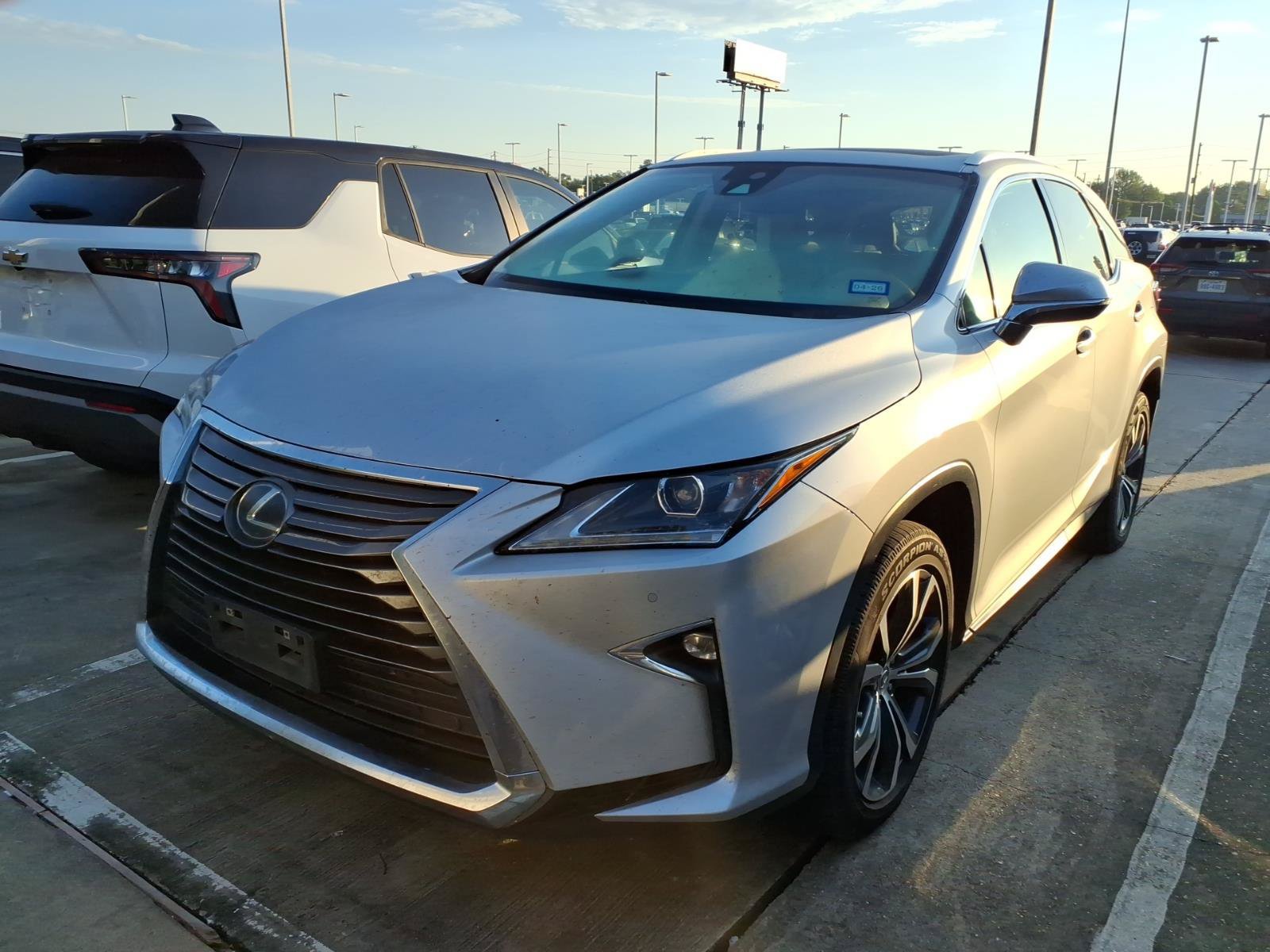 Used 2017 Lexus RX 350 FWD w/ Premium Package image 3