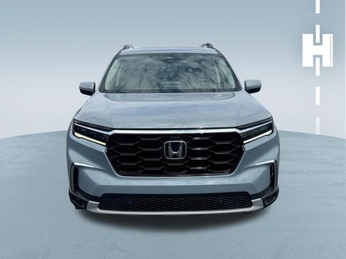 Used 2024 Honda Pilot Touring image 2