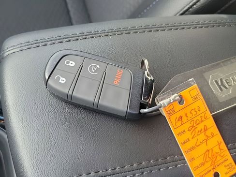 Used 2026 Jeep Compass Latitude image 37