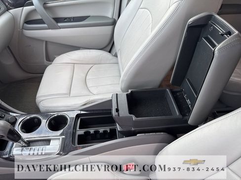 Used 2017 Buick Enclave Premium image 18