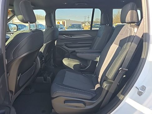 New 2026 Jeep Grand Cherokee L Laredo AWD/4WD image 19