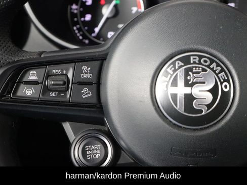 Used 2023 Alfa Romeo Stelvio Ti AWD/4WD image 8