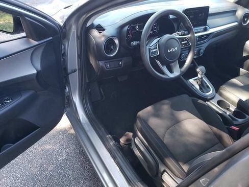 Used 2023 Kia Forte LXS FWD image 9