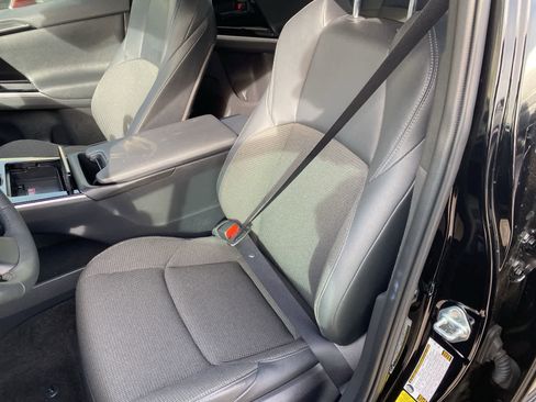 Used 2024 Toyota bZ4X XLE w/ Weather Package image 11