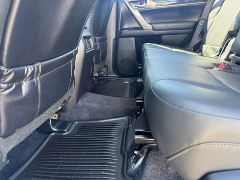 Used 2017 Lexus GX 460 image 25