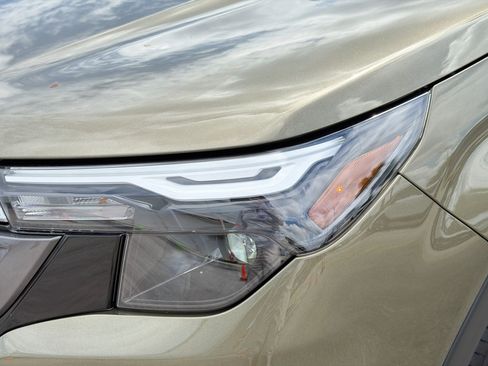 Used 2026 Subaru Forester Premium AWD/4WD image 9