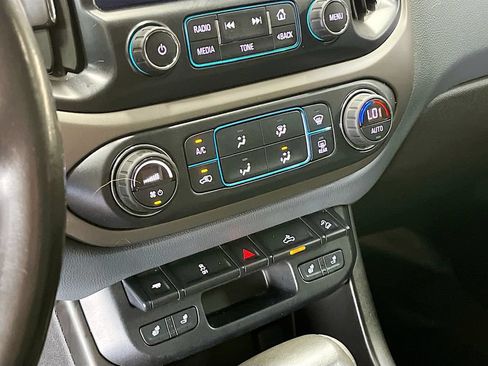 Used 2017 Chevrolet Colorado Z71 AWD/4WD image 16