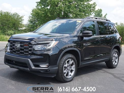 Certified 2023 Honda Passport TrailSport image 1