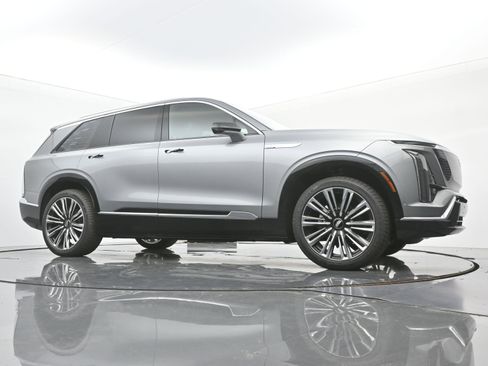 New 2026 Cadillac Vistiq Premium Luxury w/ LPO, Floor Liner Package image 21