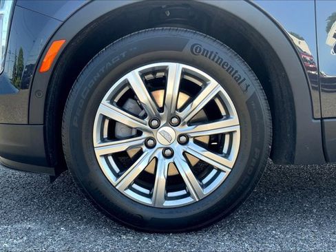 Used 2022 Cadillac XT4 Premium Luxury w/ Enhanced Visibility Package image 8
