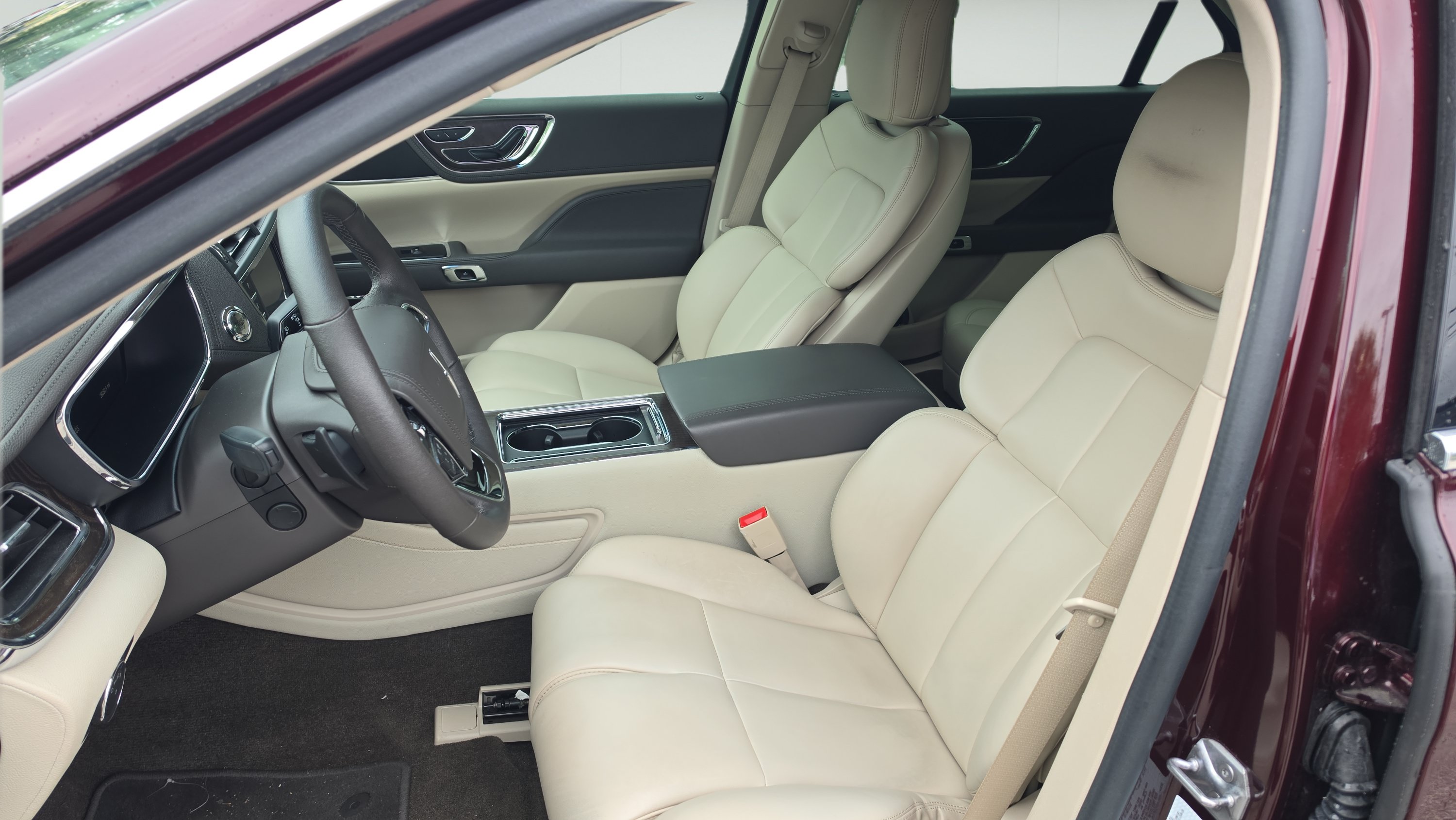Used 2020 Lincoln Continental FWD image 9