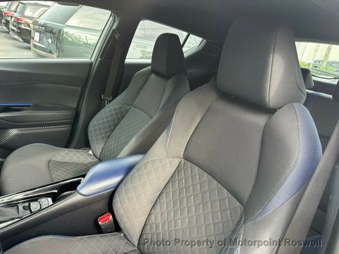 Used 2020 Toyota C-HR XLE image 11