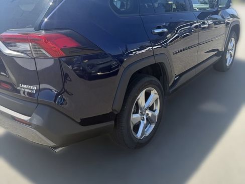 Used 2019 Toyota RAV4 Limited AWD/4WD image 7