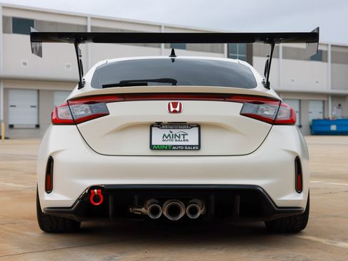 Used 2025 Honda Civic Type R image 11