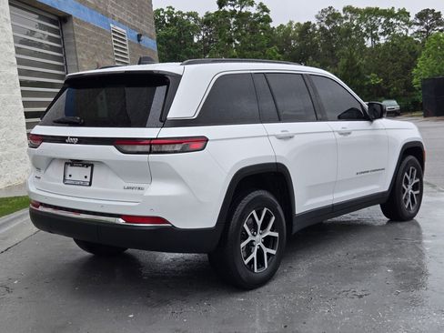 Used 2025 Jeep Grand Cherokee Limited AWD/4WD image 7
