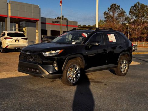 Certified 2022 Toyota RAV4 XLE Premium image 2