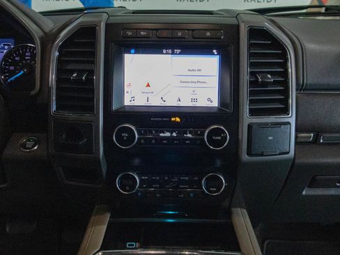 Used 2019 Ford Expedition Max XLT w/ Equipment Group 202A AWD/4WD image 5