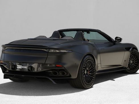 Used 2022 Aston Martin DBS Superleggera Volante RWD image 3