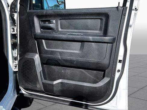Used 2015 RAM 1500 Express RWD image 22