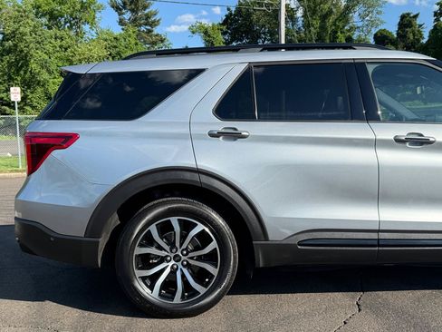 Used 2020 Ford Explorer ST w/ Premium Technology Package AWD/4WD image 9