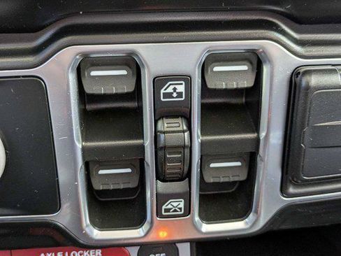 Certified 2022 Jeep Gladiator Mojave w/ LED Lighting Group AWD/4WD image 23