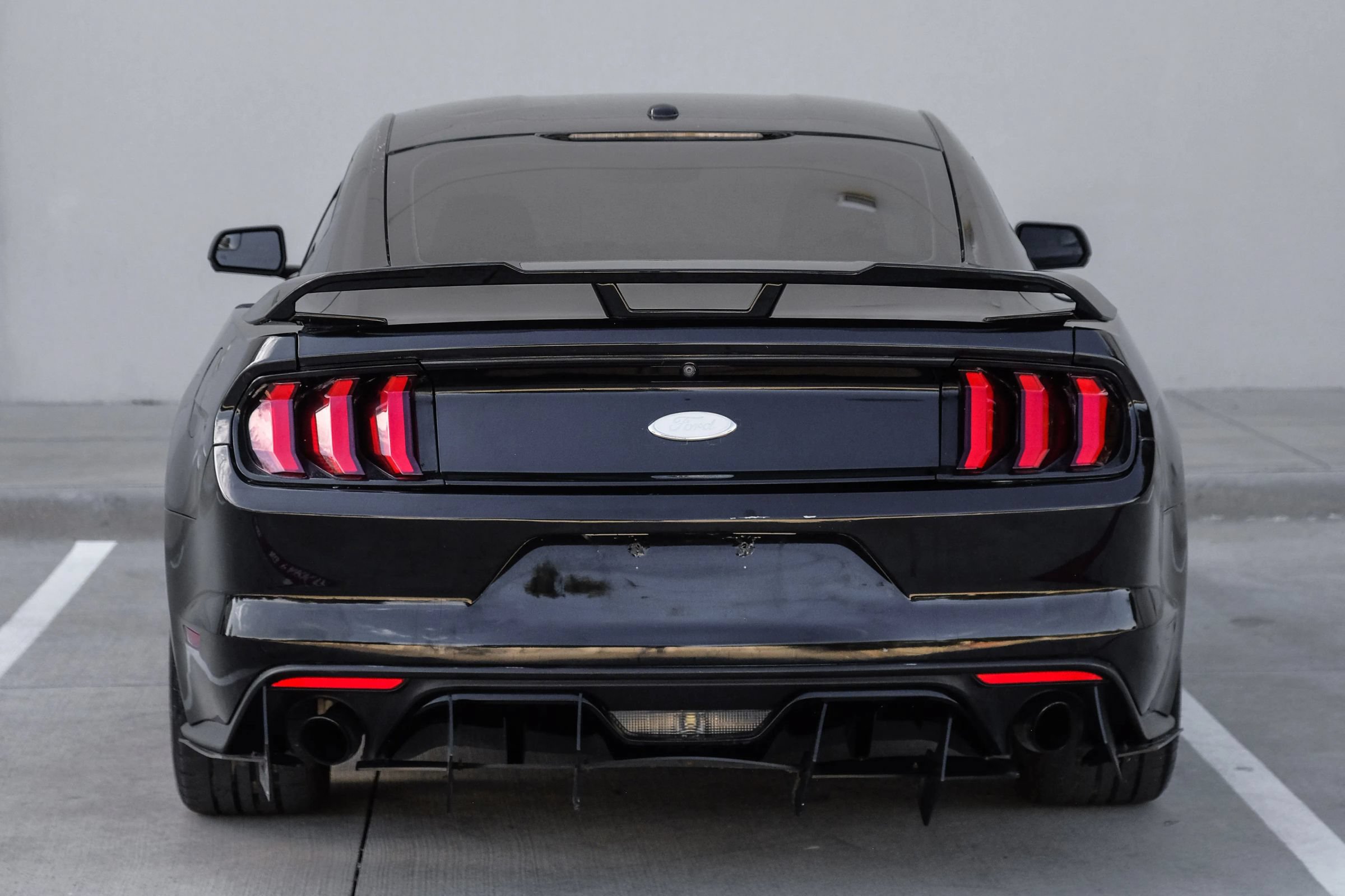 Used 2017 Ford Mustang GT Premium w/ GT Performance Package RWD image 9