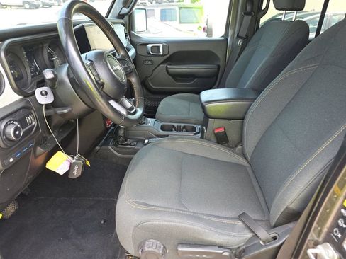 Used 2024 Jeep Wrangler Unlimited AWD/4WD image 4