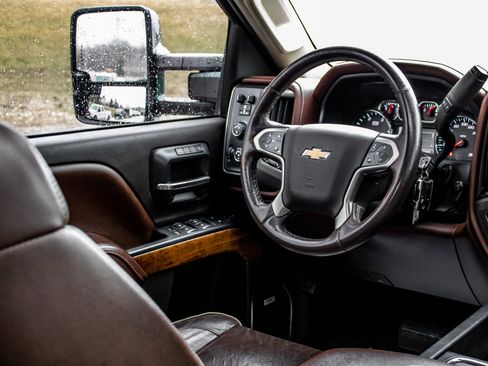 Used 2016 Chevrolet Silverado 2500 High Country w/ High Country Premium Package image 38