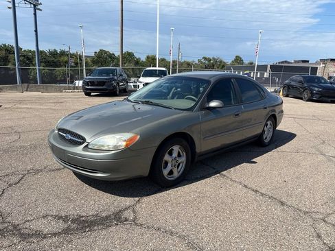 Used 2003 Ford Taurus SES FWD image 3