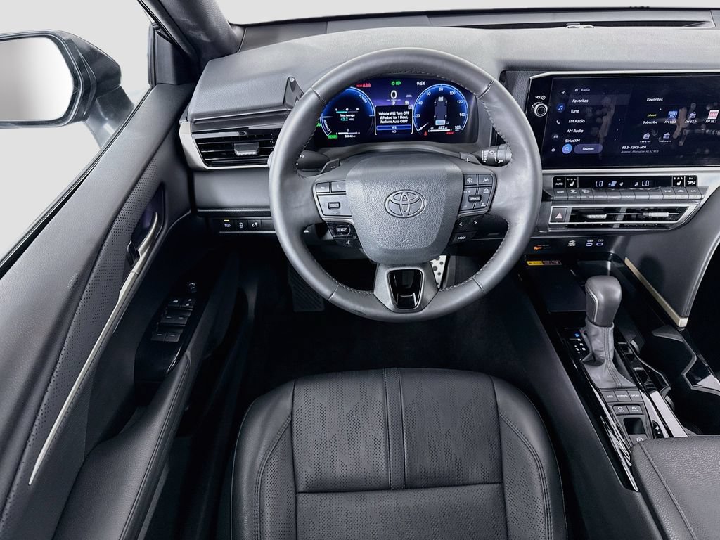 Used 2025 Toyota Camry XSE FWD image 10