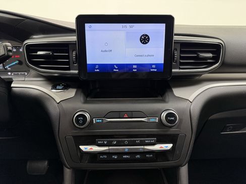 Used 2020 Ford Explorer XLT w/ Equipment Group 202A image 21