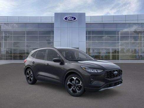 New 2025 Ford Escape ST-Line Select w/ Tech Pack #2 AWD/4WD image 7