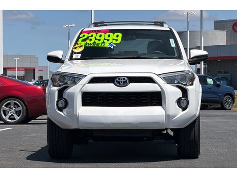 Used 2017 Toyota 4Runner SR5 RWD image 9