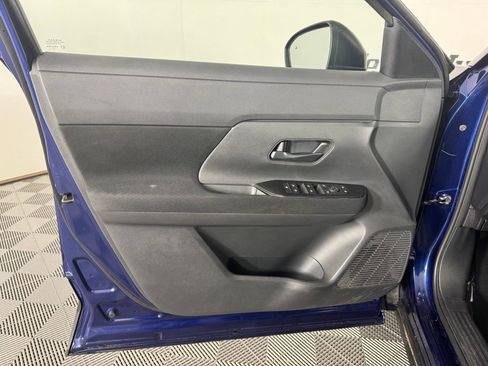 Used 2025 Nissan Kicks S AWD/4WD image 9