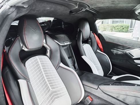 Used 2023 Chevrolet Corvette Z06 RWD image 38