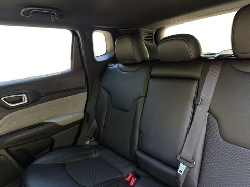 Used 2024 Jeep Compass Latitude AWD/4WD image 13