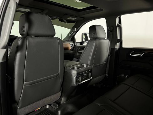 Used 2024 GMC Sierra 2500 Denali w/ Denali Reserve Package AWD/4WD image 26