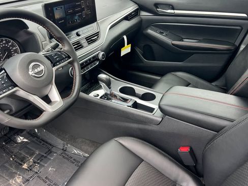 New 2026 Nissan Altima 2.5 SR FWD image 12