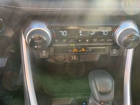 Used 2025 Toyota RAV4 XLE AWD/4WD image 13