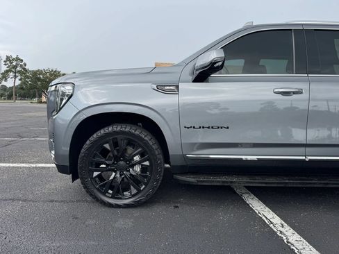 Used 2022 GMC Yukon SLT w/ SLT Premium Package AWD/4WD image 10