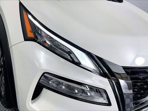 Used 2023 Nissan Rogue SV AWD/4WD image 26