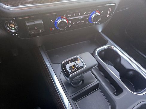 New 2026 GMC Sierra 1500 Elevation image 25