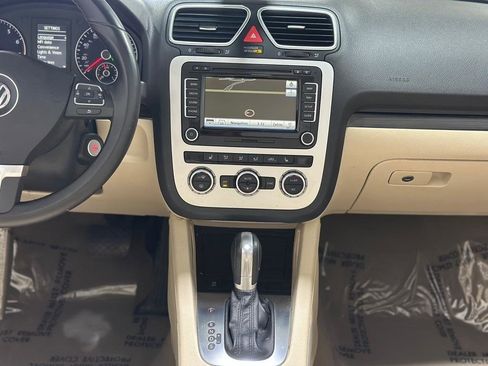 Used 2013 Volkswagen Eos Executive image 16