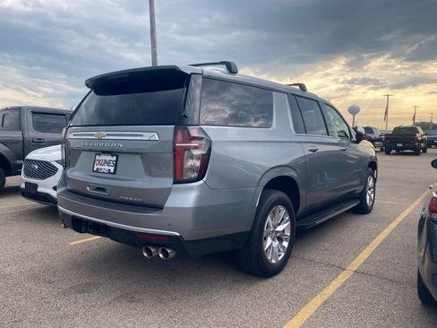 Used 2023 Chevrolet Suburban Premier AWD/4WD image 10