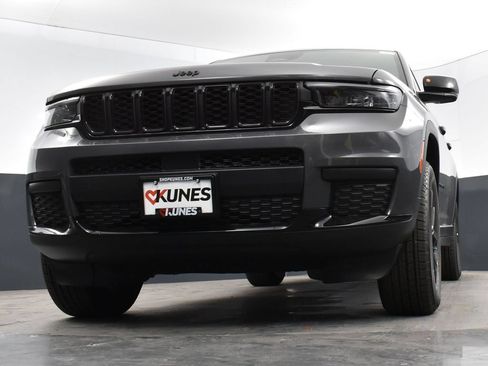 Used 2025 Jeep Grand Cherokee L Altitude AWD/4WD image 50